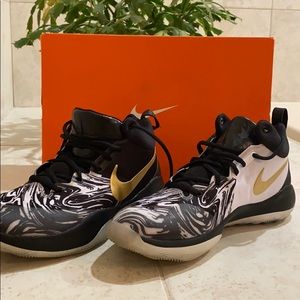 Nike Zoom Rev BHM QS Women’s Sneakers
